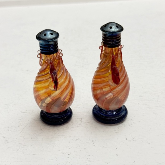 Gorgeous Vintage Hand Blown Art Glass Cranberry Swirl  Salt & Pepper Shakers - Picture 3 of 12